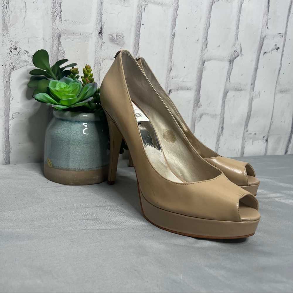Michael Kors Heels Nude/Tan Peep Toe Sz 10